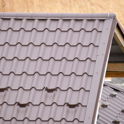 Toiture en métal ou bardeau